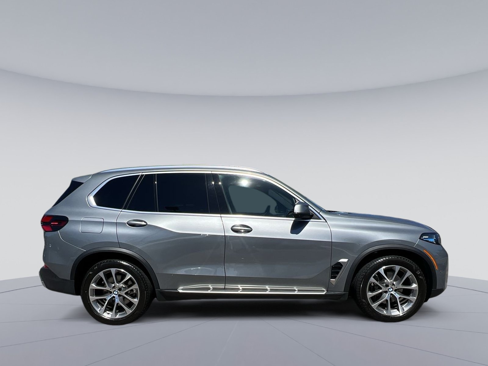 Used 2024 BMW X5 xDrive40i w/ Premium Package AWD/4WD image 10