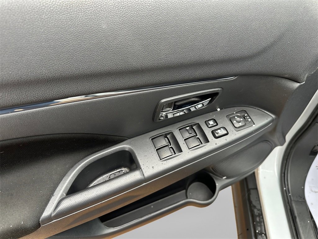 Used 2022 Mitsubishi Outlander Sport ES image 14