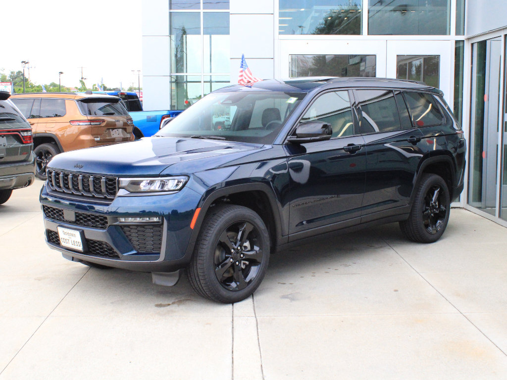New 2026 Jeep Grand Cherokee L Limited w/ Limited Altitude Package AWD/4WD image 3