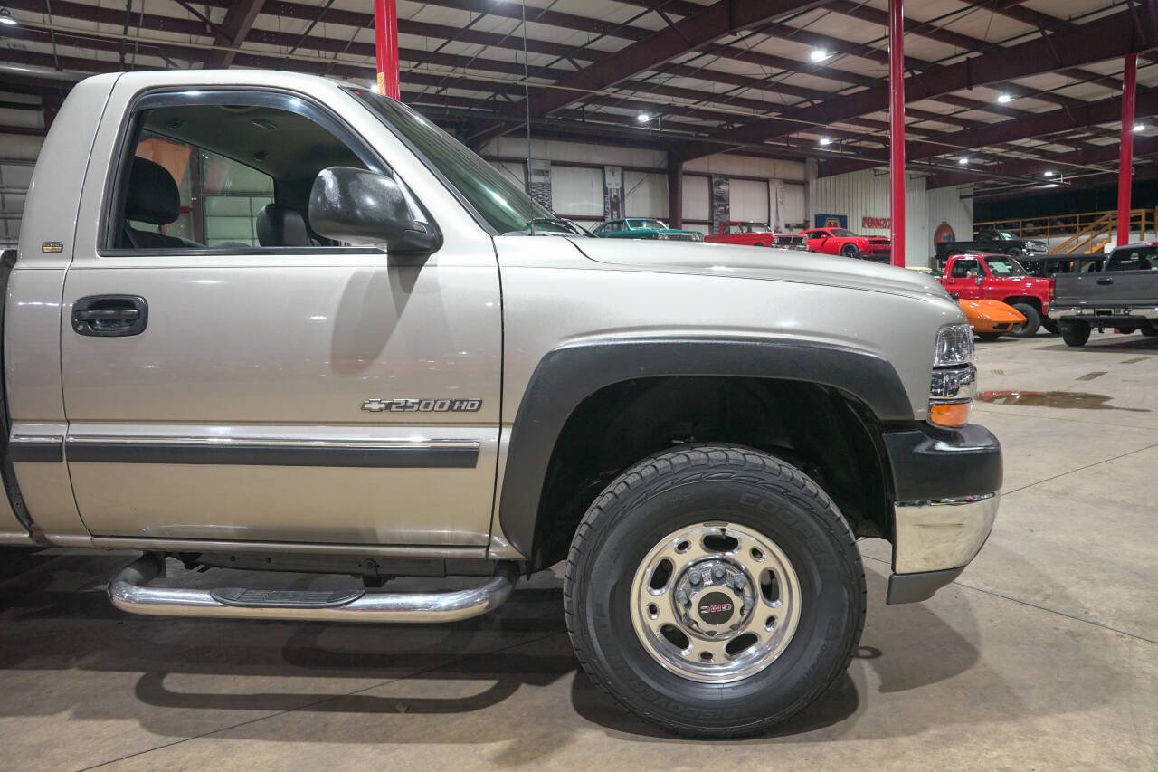 Used 2001 Chevrolet Silverado 2500 4x4 Regular Cab image 11