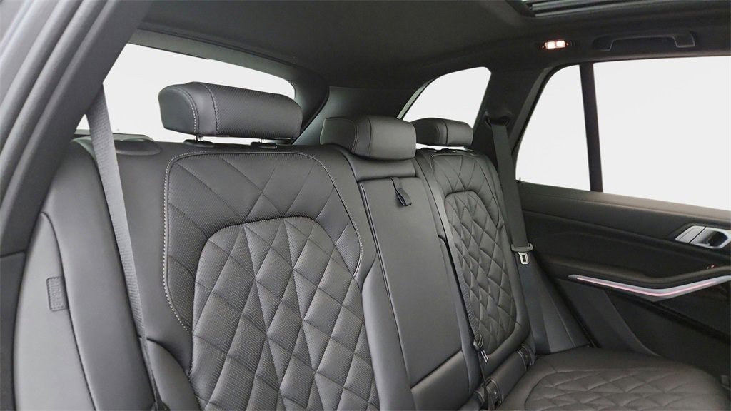 Used 2024 BMW X5 xDrive40i w/ Parking Assistance Package image 30