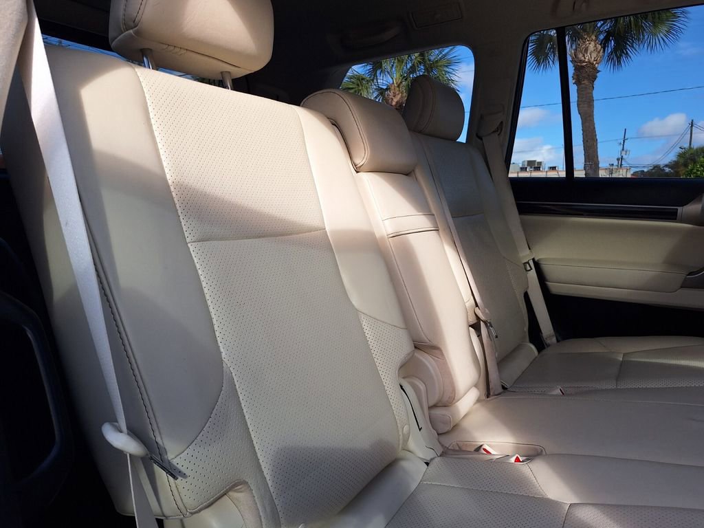 Used 2021 Lexus GX 460 Luxury w/ Off Road Package image 30