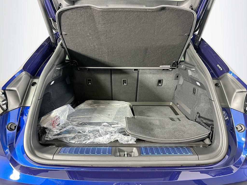 Certified 2025 Porsche Macan Electric image 28