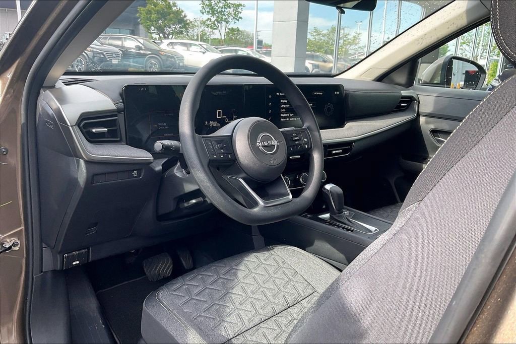 Certified 2025 Nissan Kicks SV image 12