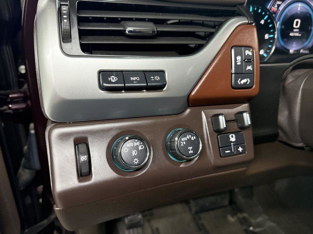 Used 2017 Chevrolet Suburban Premier image 29