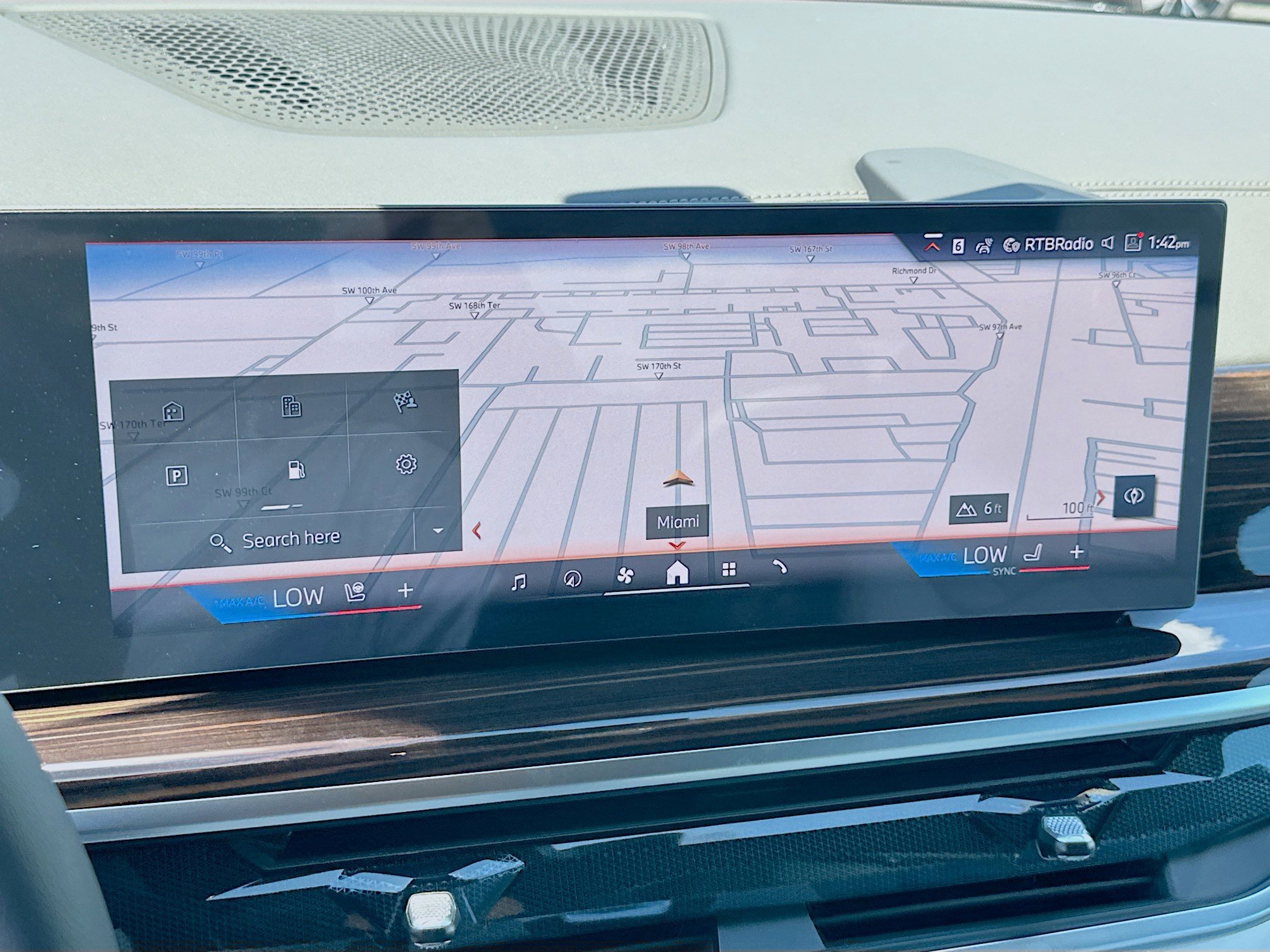 New 2026 BMW X7 xDrive40i w/ Premium Package image 11