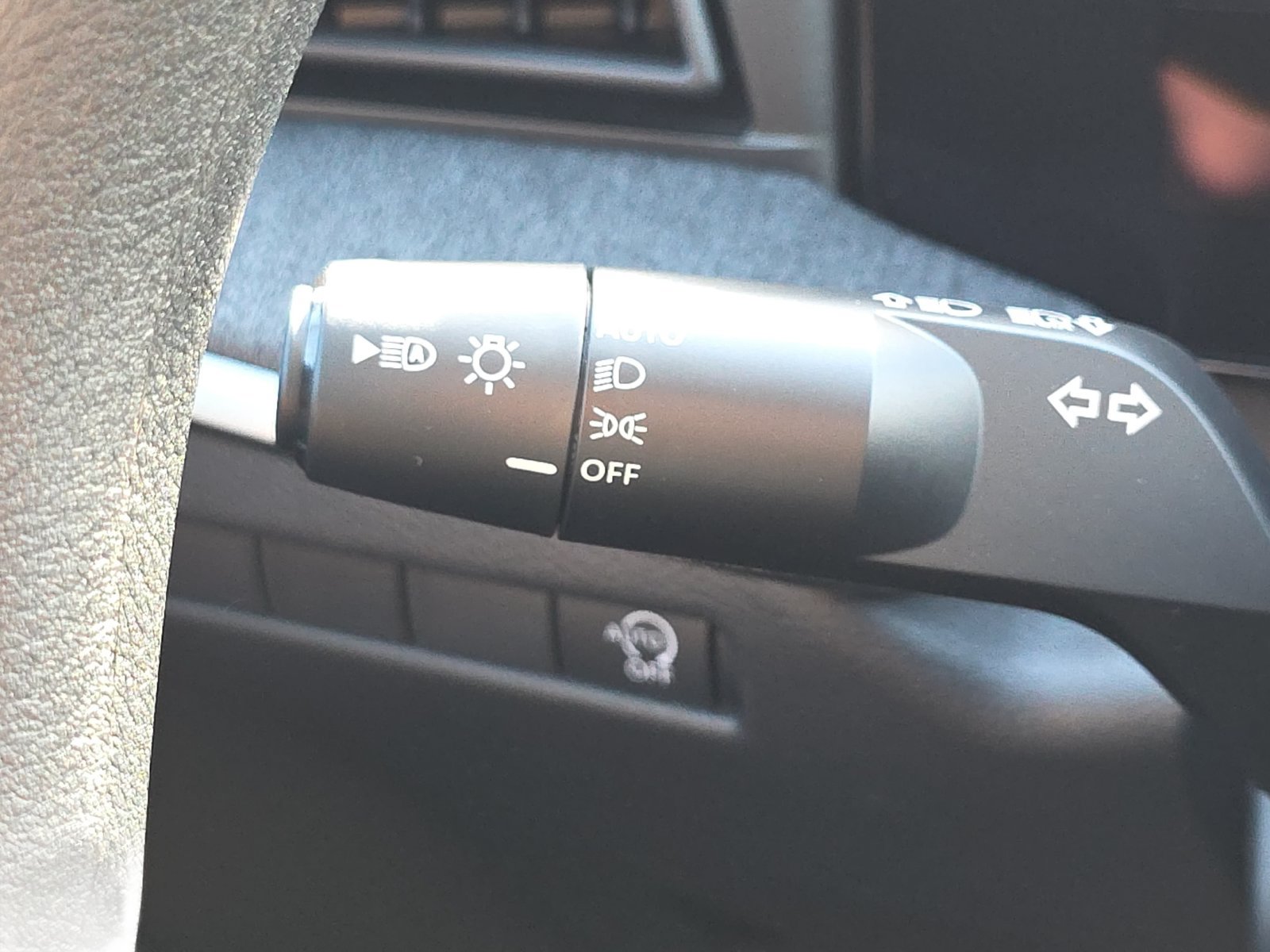 New 2027 Nissan Kicks SV w/ SV Premium Package FWD image 35