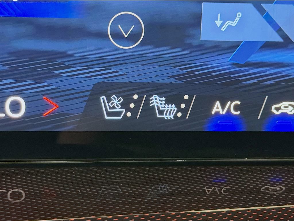 Used 2024 Chevrolet Traverse RS w/ LPO, Floor Liner Package image 24