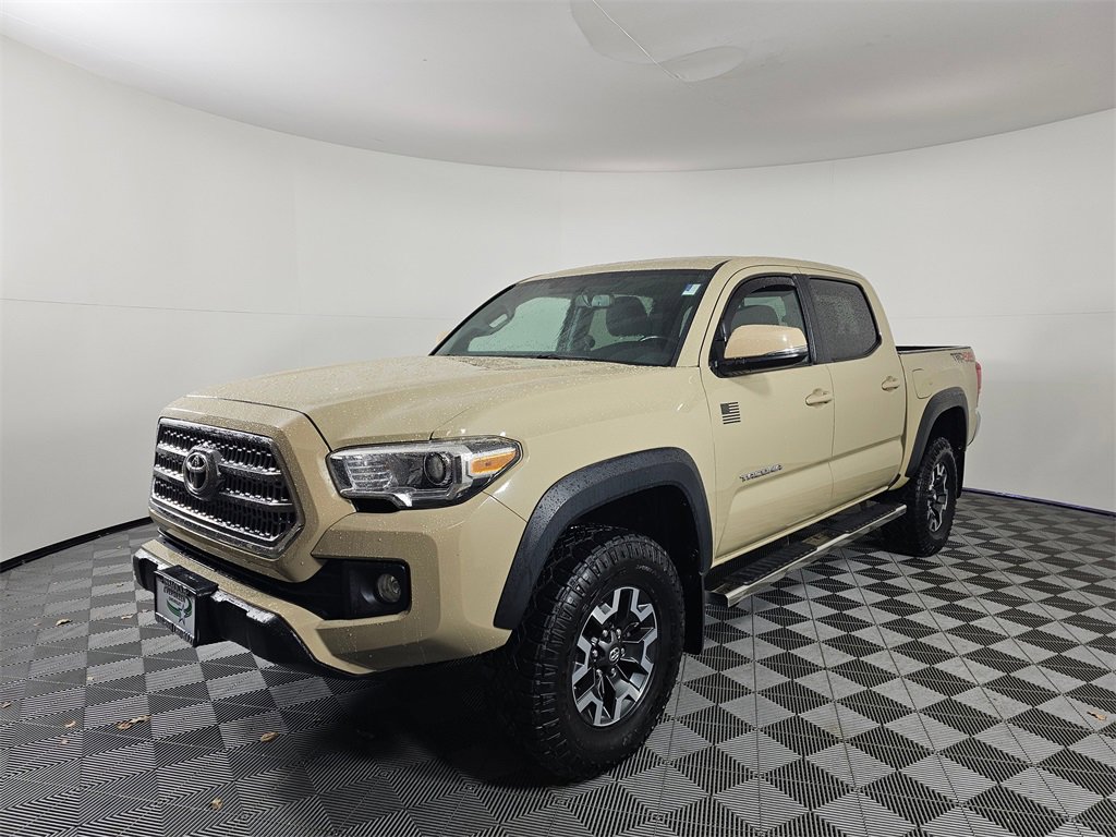 Used 2016 Toyota Tacoma TRD Off-Road image 3