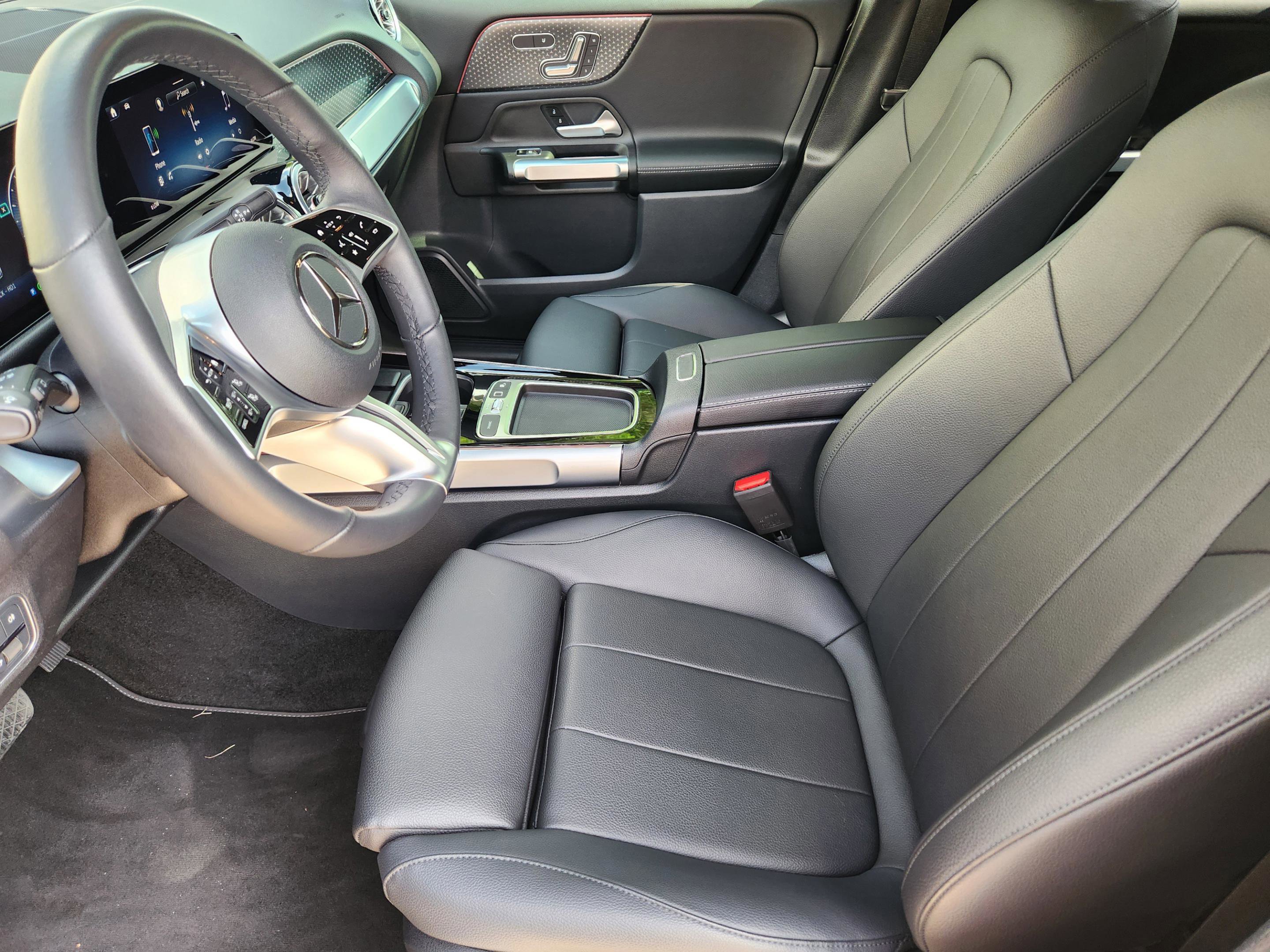 Used 2025 Mercedes-Benz GLB 250 image 6
