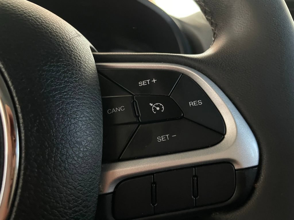 Used 2021 Jeep Renegade Latitude AWD/4WD image 29