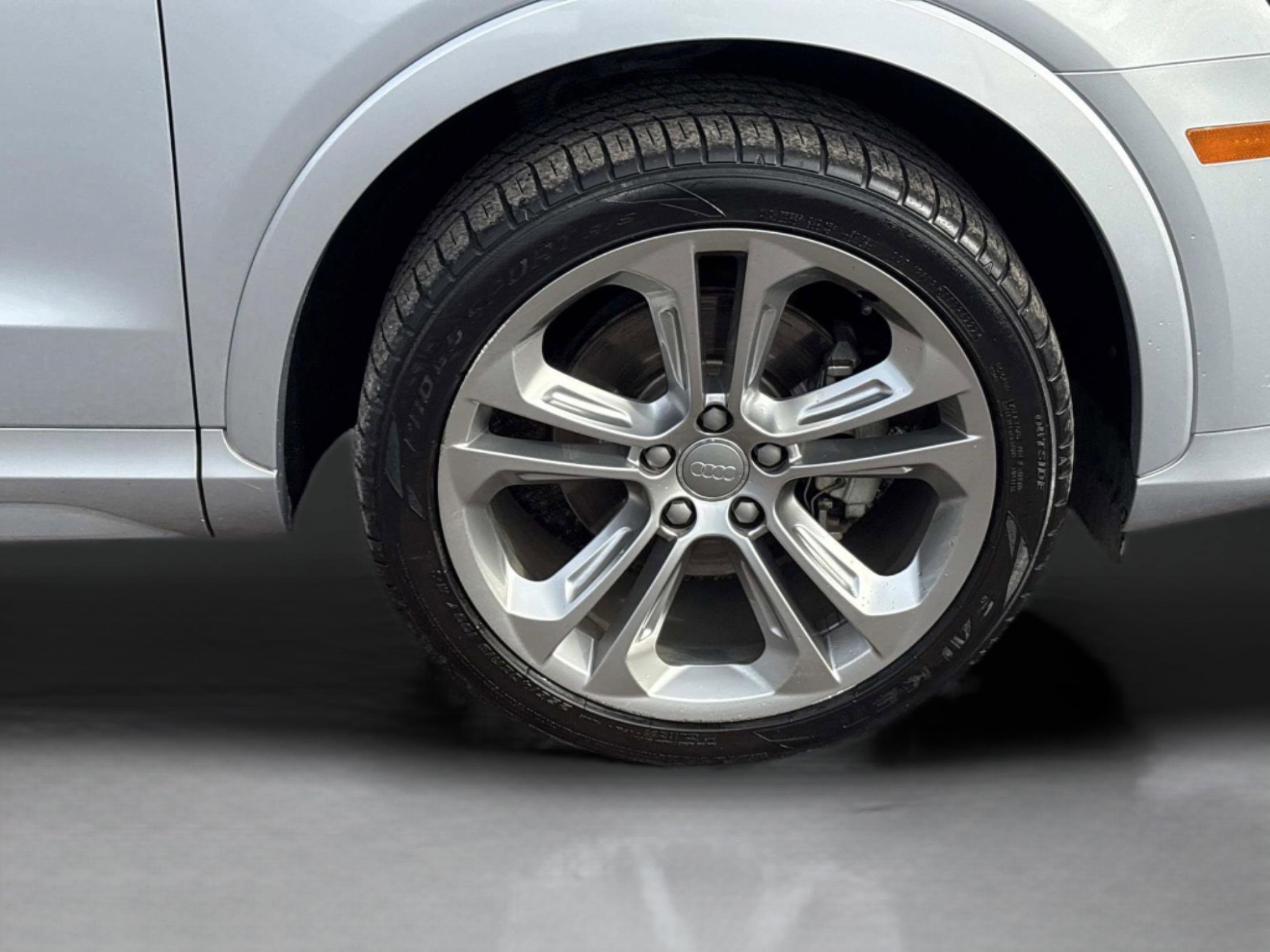 Used 2018 Audi Q3 2.0T Premium w/ Convenience Package image 9