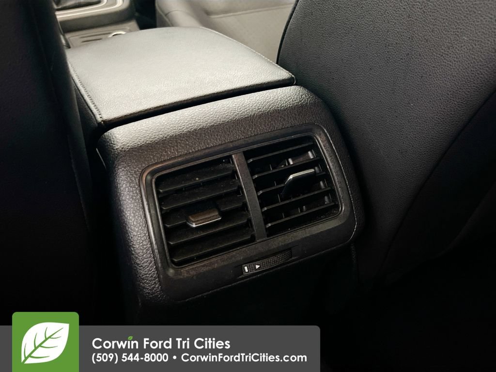 Used 2015 Volkswagen Golf S FWD image 27