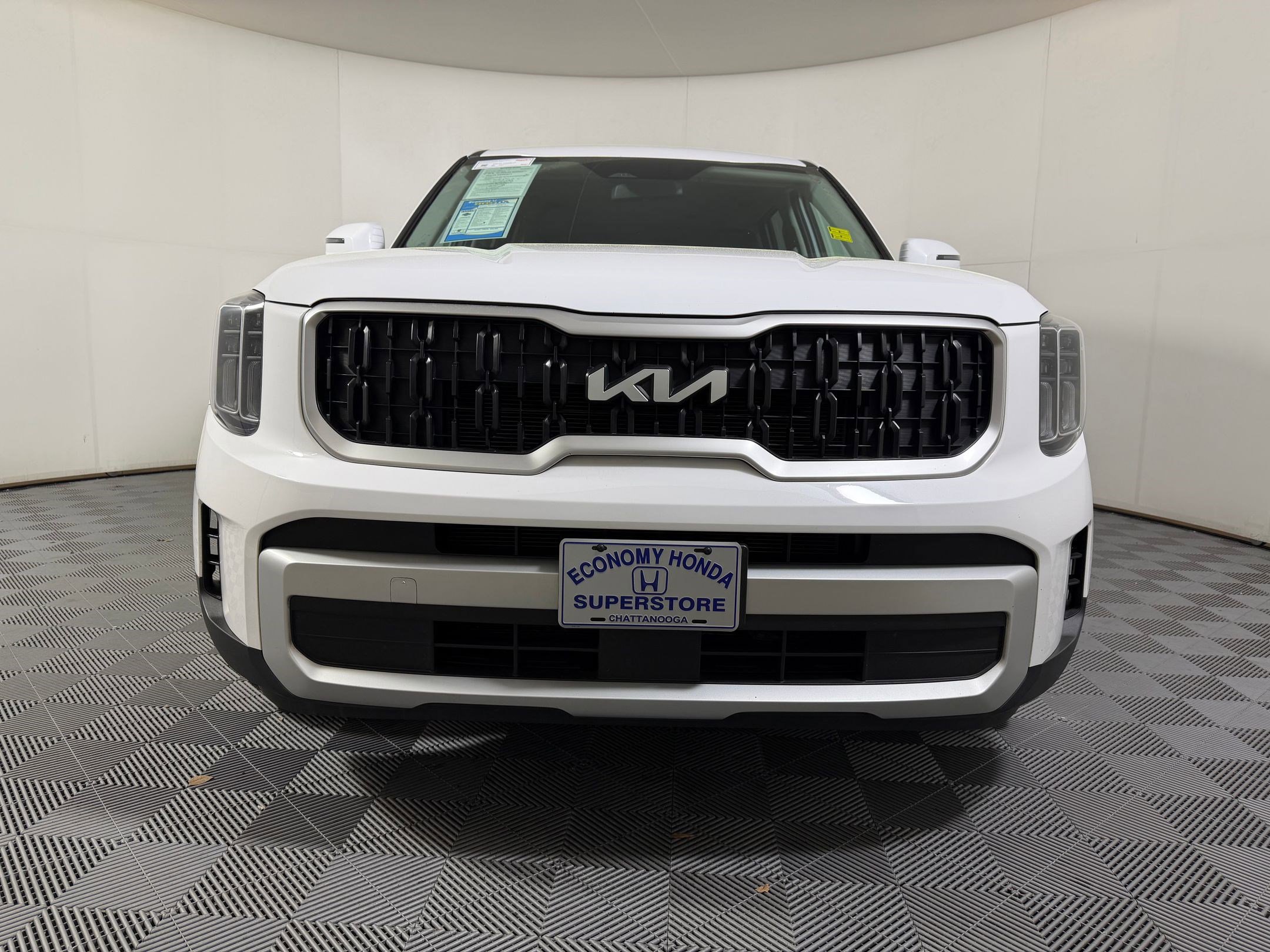 Used 2024 Kia Telluride LX image 5