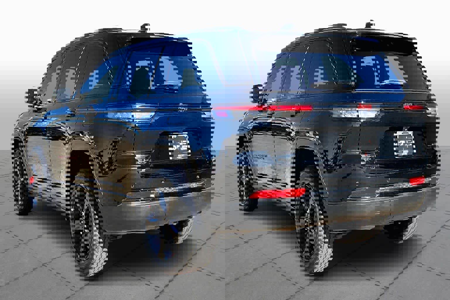 Used 2023 Jeep Grand Cherokee Altitude image 10