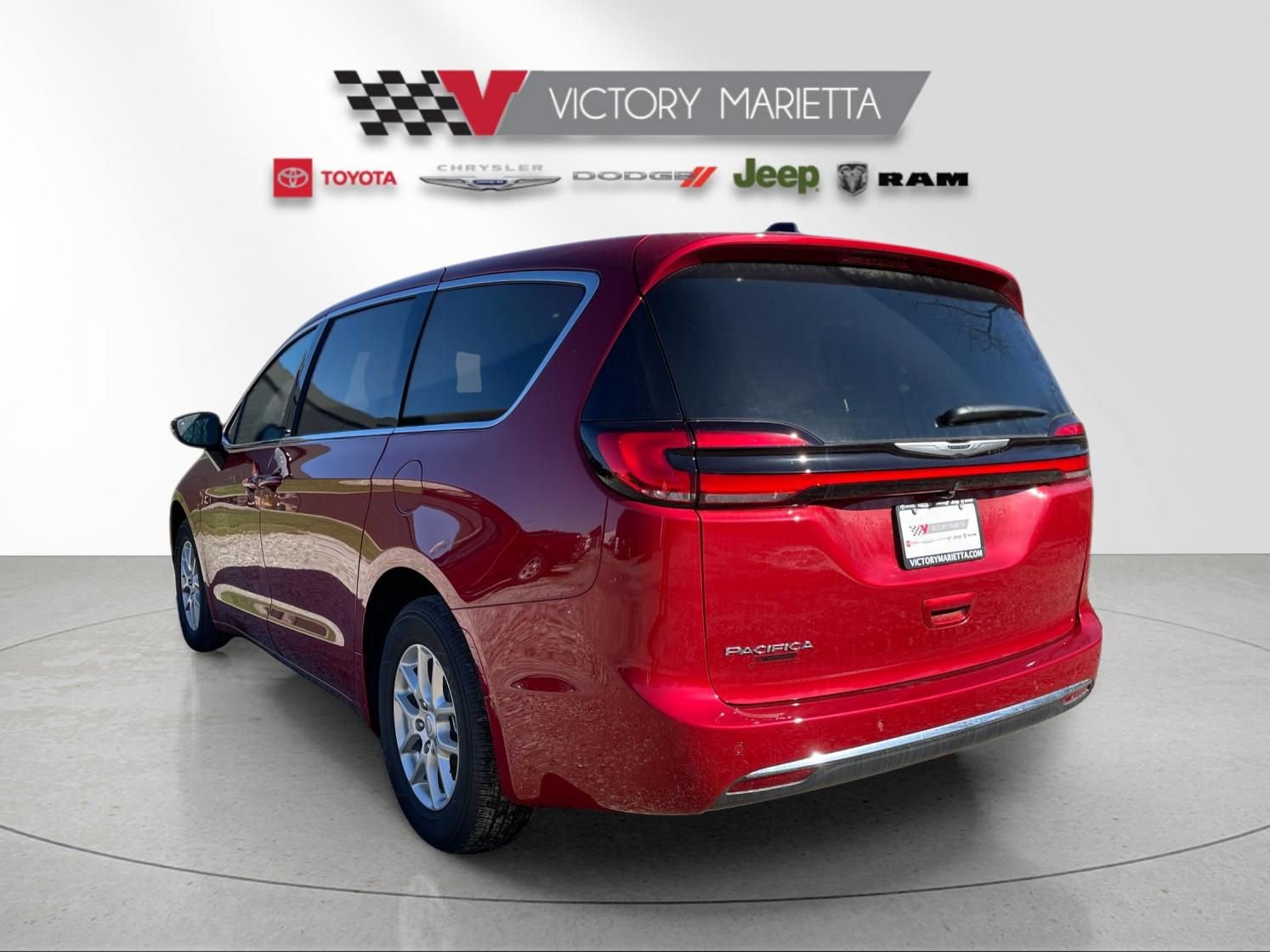 New 2026 Chrysler Pacifica Select image 3