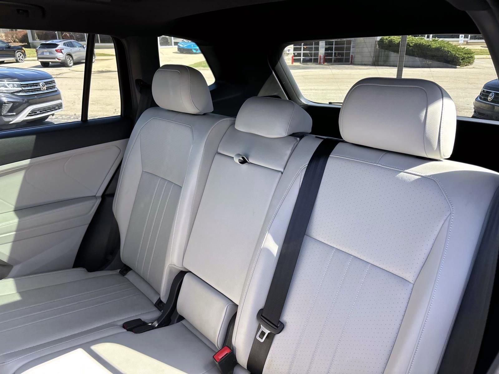 Used 2023 Volkswagen Tiguan SE R-Line image 26