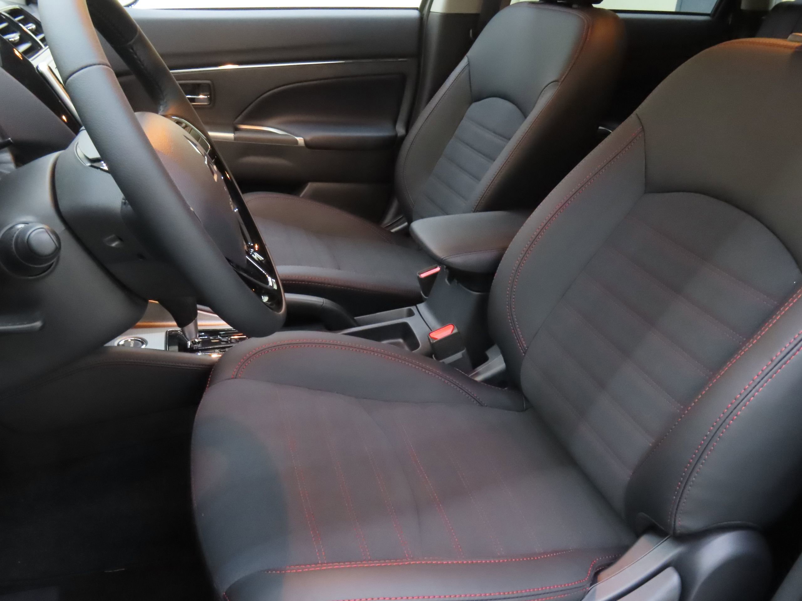 New 2025 Mitsubishi Outlander Sport SE image 10