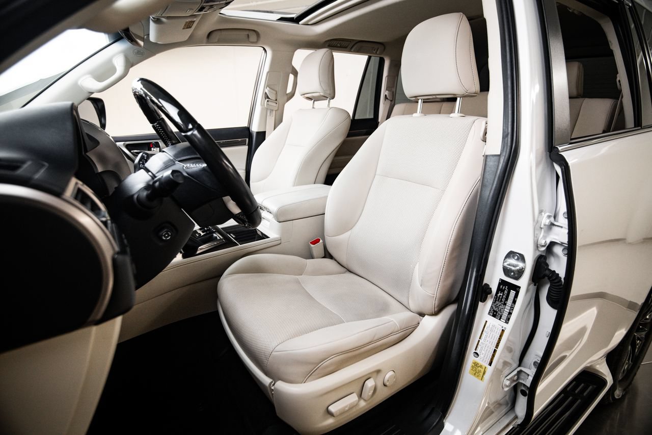 Used 2021 Lexus GX 460 Premium w/ Premium Package AWD/4WD image 5