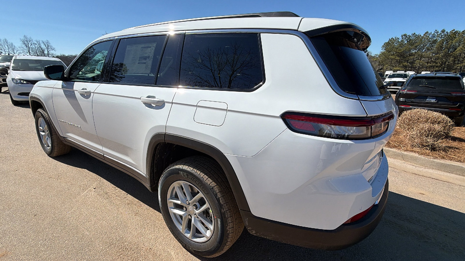 New 2026 Jeep Grand Cherokee L Laredo image 10