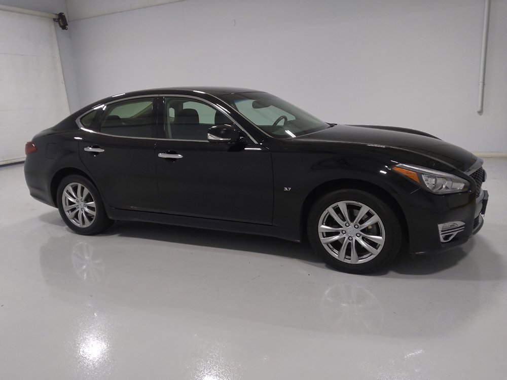 Used 2017 INFINITI Q70 3.7 image 11