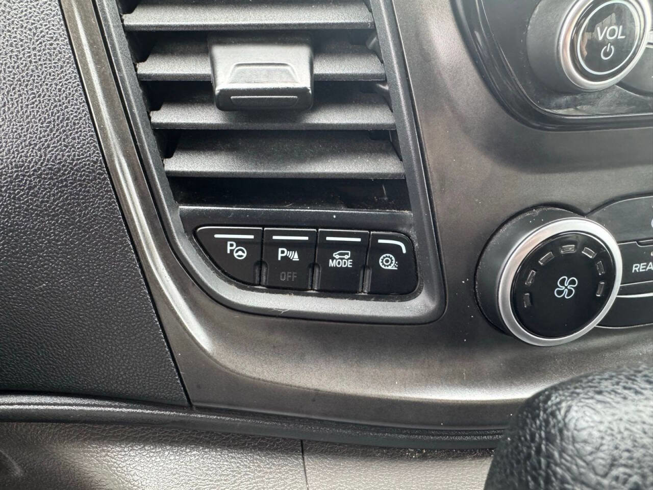 Used 2020 Ford Transit 150 XLT AWD/4WD image 25