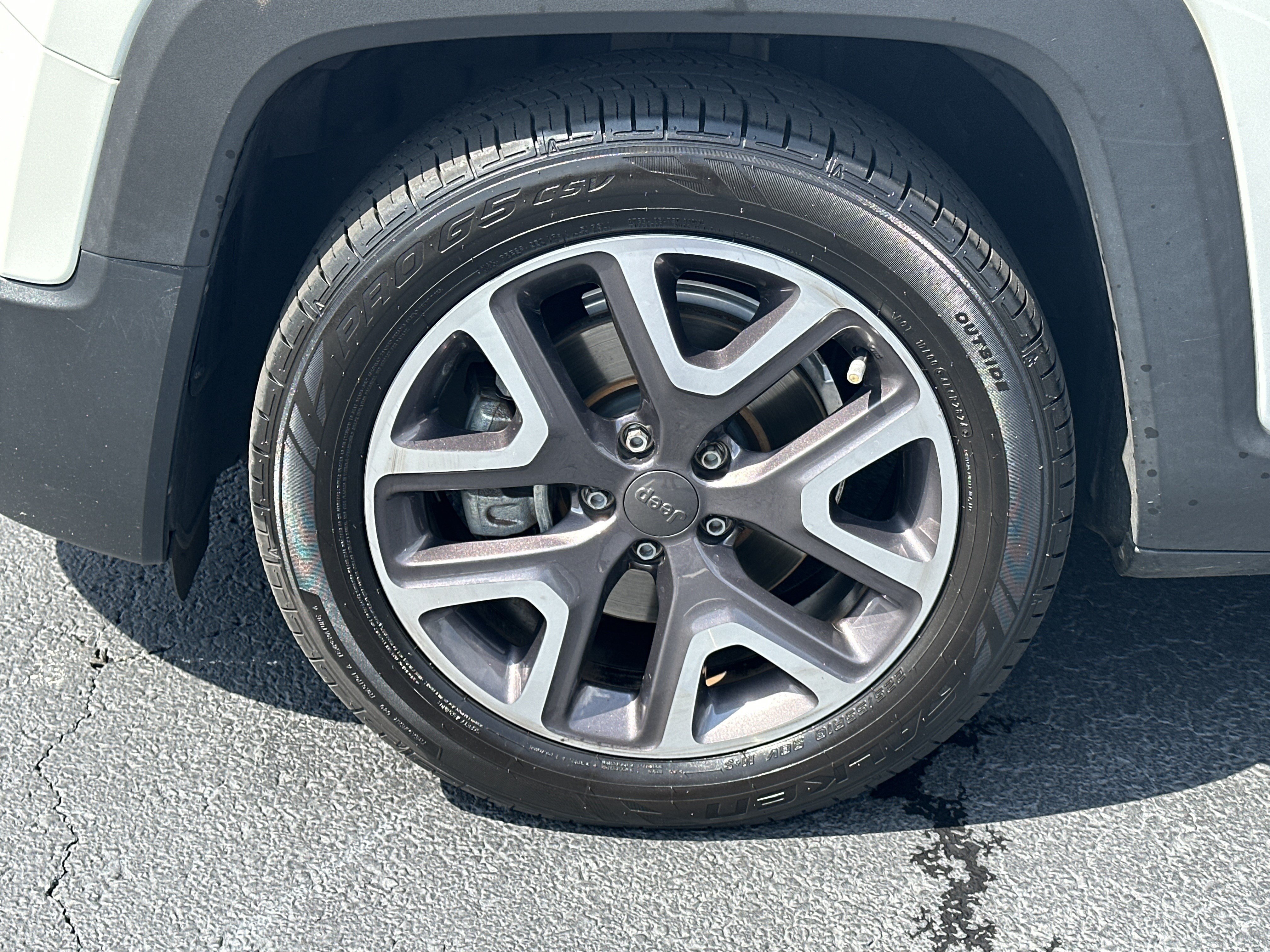 Used 2015 Jeep Renegade Latitude w/ Popular Equipment Group FWD image 11