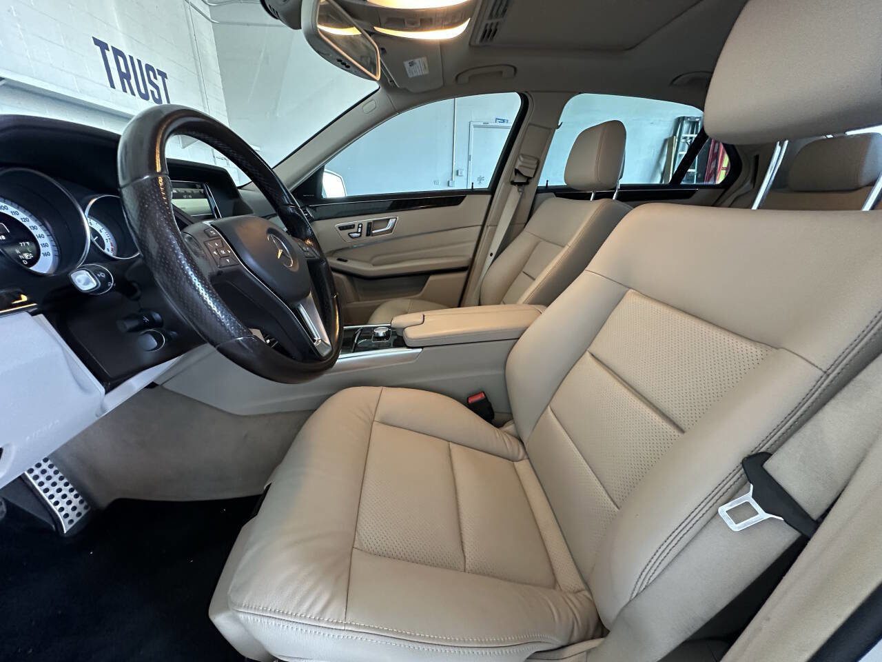 Used 2015 Mercedes-Benz E 350 Sedan image 23
