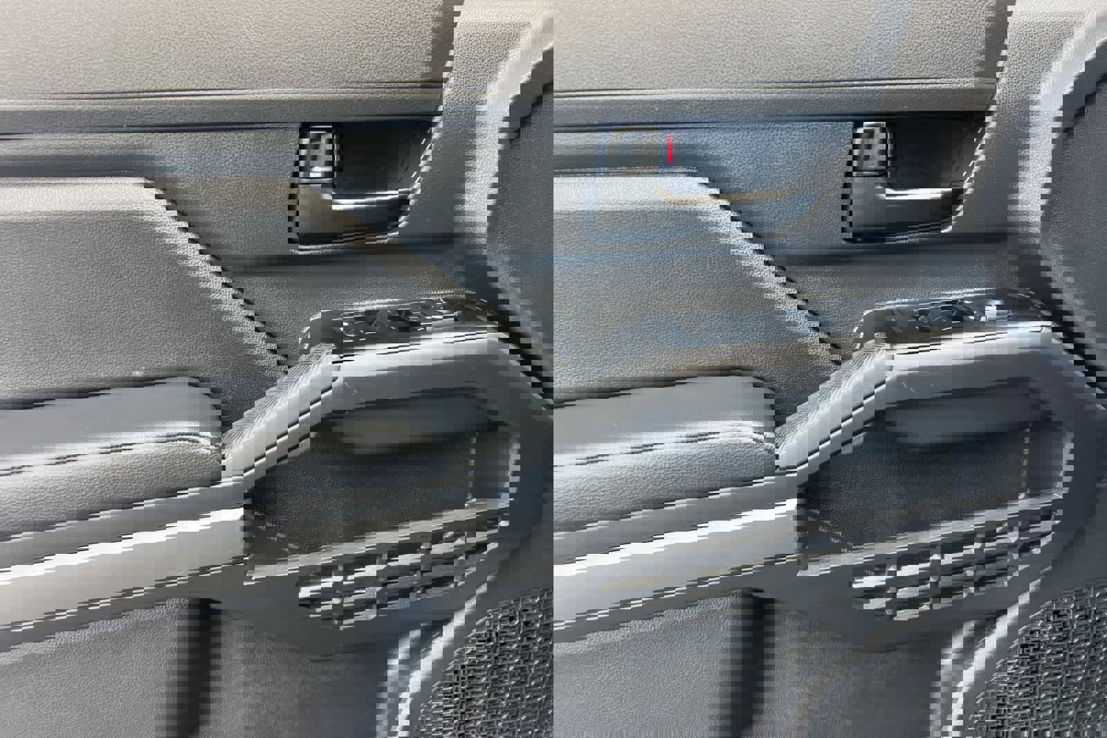 Certified 2025 Toyota Tacoma SR5 image 12