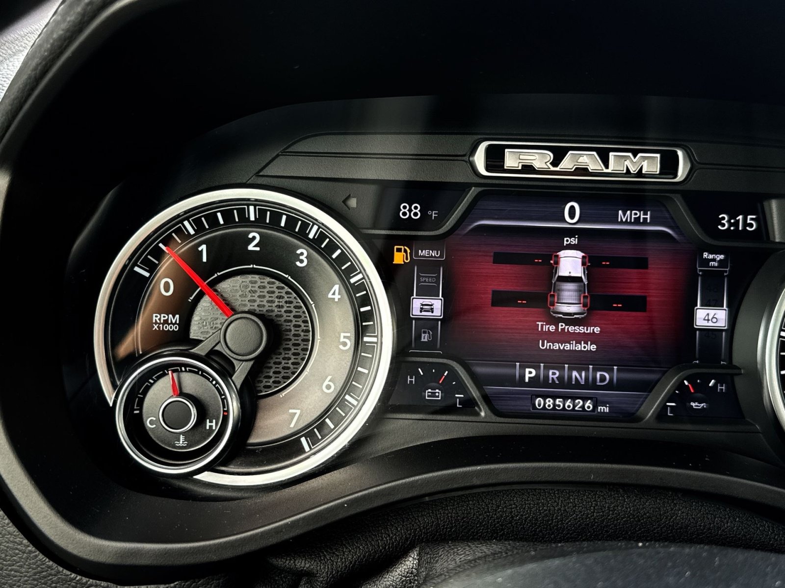 Used 2019 RAM 1500 Laramie w/ Sport Appearance Package AWD/4WD image 17