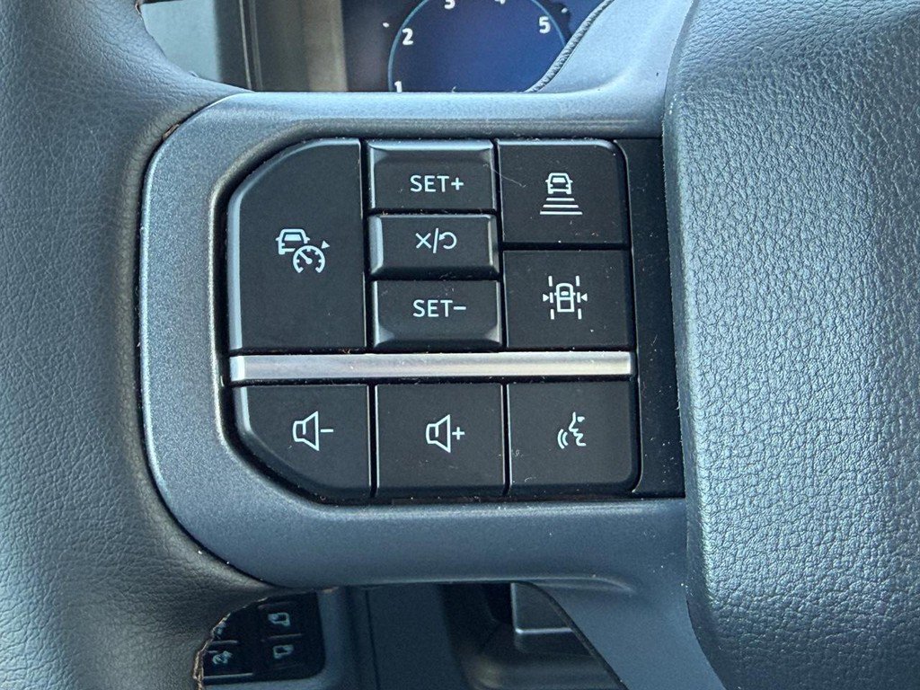 Used 2025 Ford F150 Lariat w/ Equipment Group 502A High AWD/4WD image 16