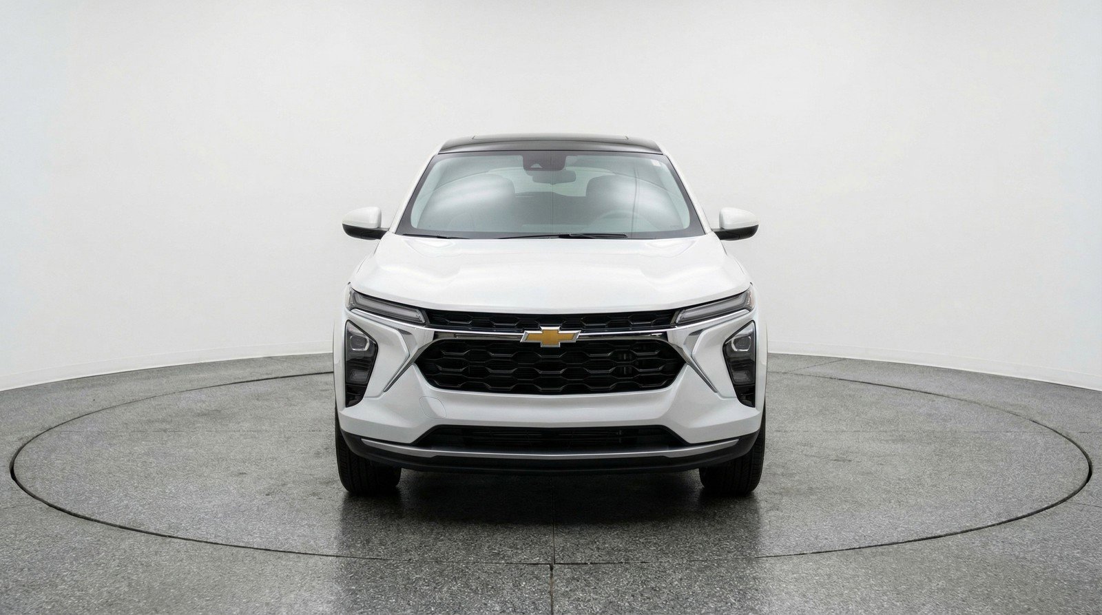 Used 2025 Chevrolet Trax LT image 2