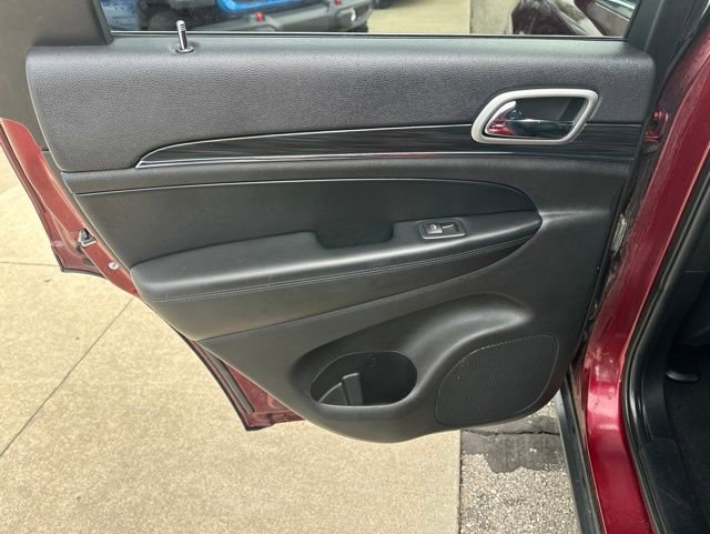 Used 2020 Jeep Grand Cherokee Limited AWD/4WD image 13