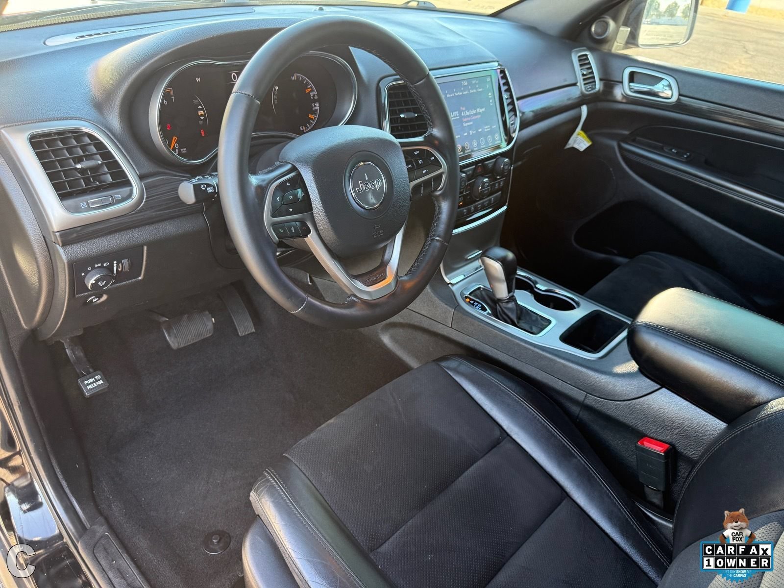 Used 2022 Jeep Grand Cherokee Laredo X AWD/4WD image 11