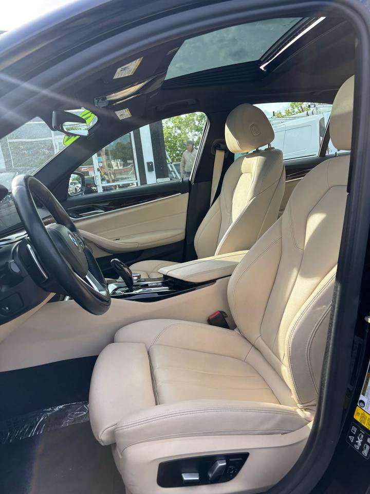 Used 2017 BMW 530i xDrive AWD/4WD image 9