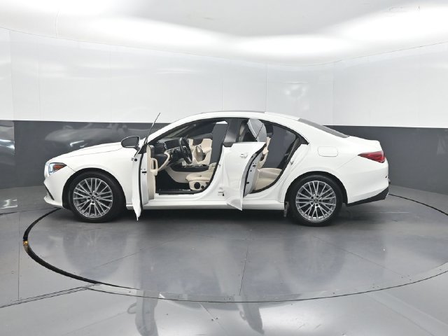 Used 2022 Mercedes-Benz CLA 250 4MATIC image 35