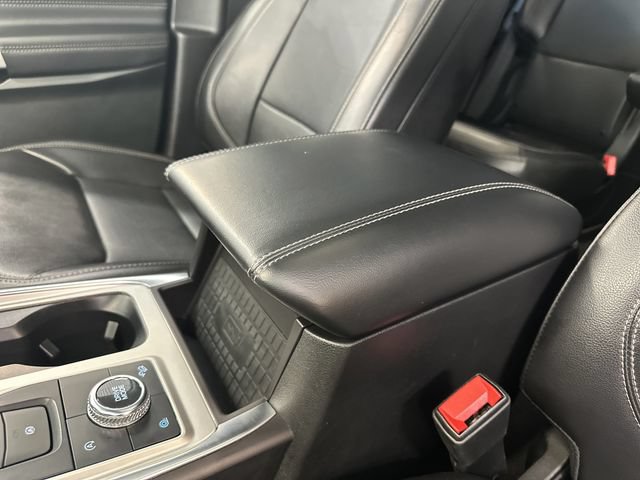 Used 2024 Ford Explorer Limited AWD/4WD image 32