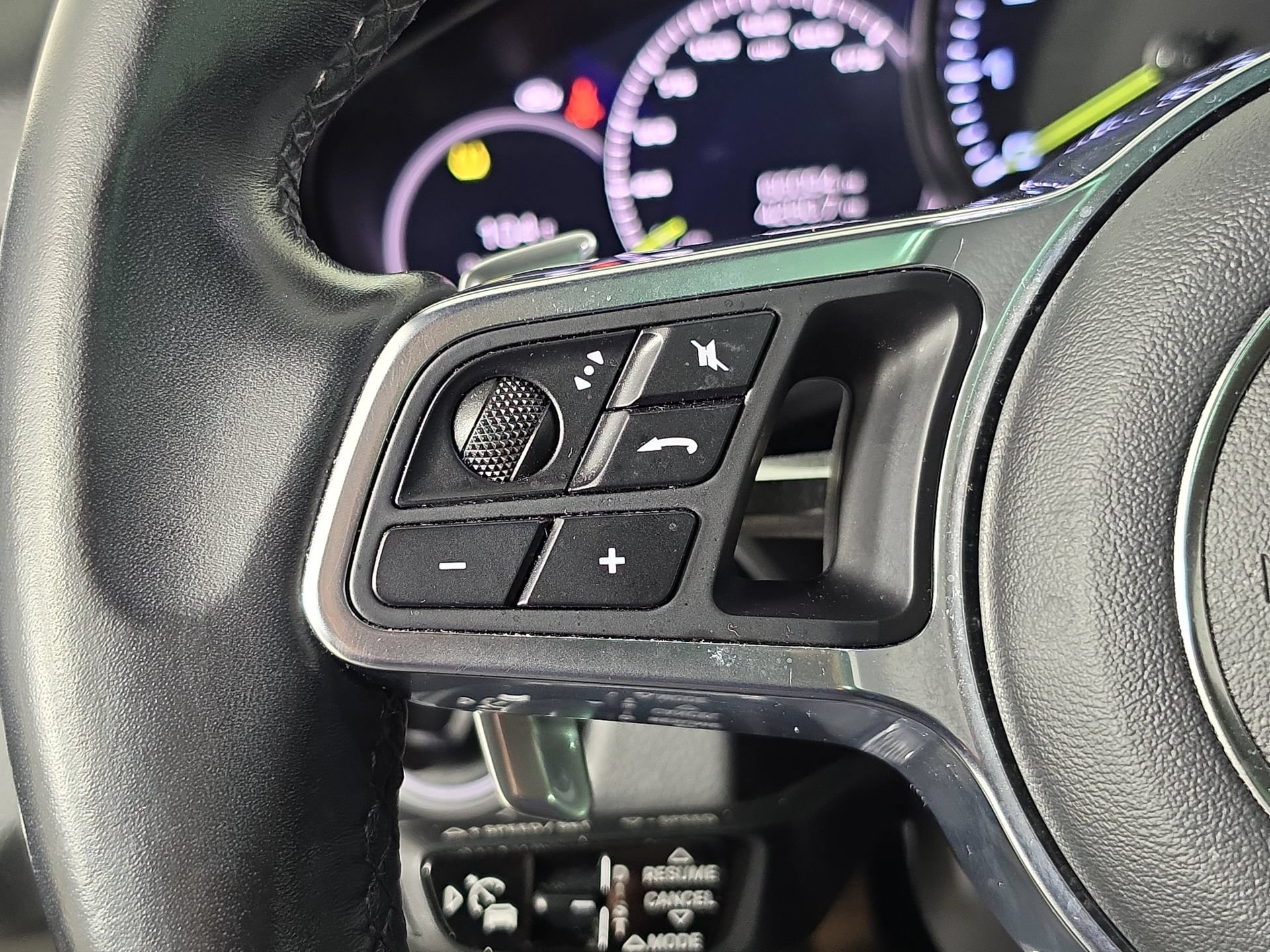 Used 2019 Porsche Cayenne E-Hybrid AWD/4WD image 25