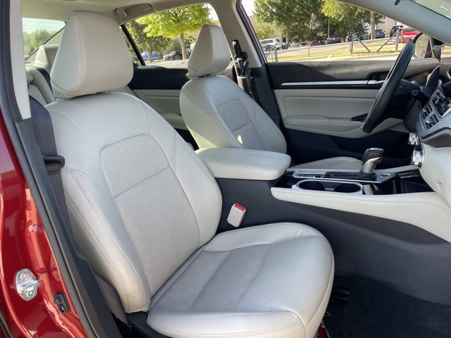 Used 2024 Nissan Altima 2.5 SL FWD image 26
