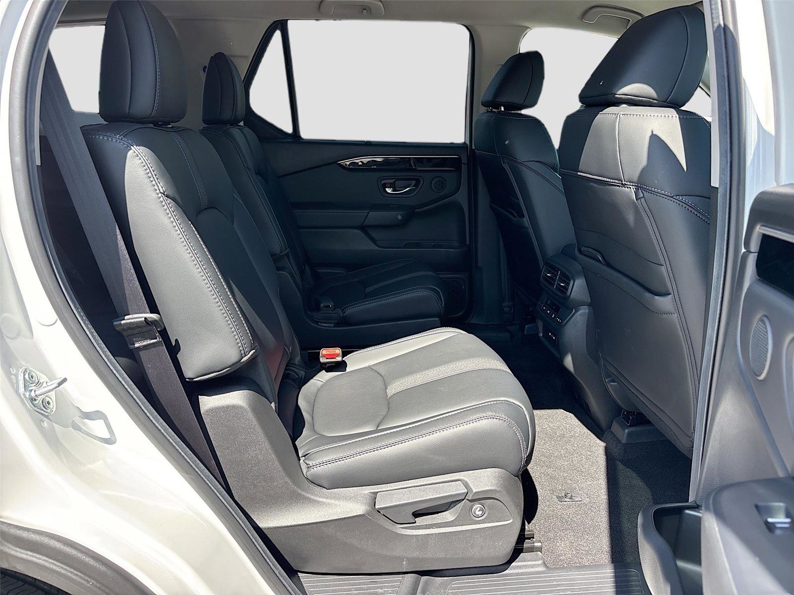 Certified 2025 Honda Pilot EX-L image 31