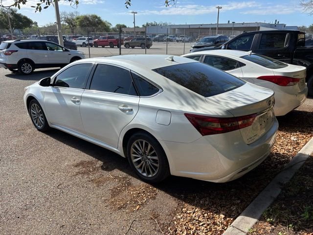 Used 2018 Toyota Avalon Limited FWD image 4