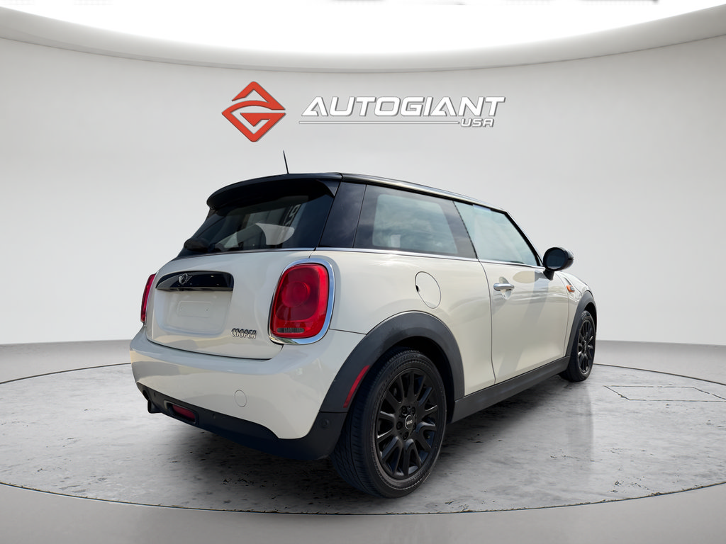 Used 2018 MINI Cooper 2-Door Hardtop FWD image 11