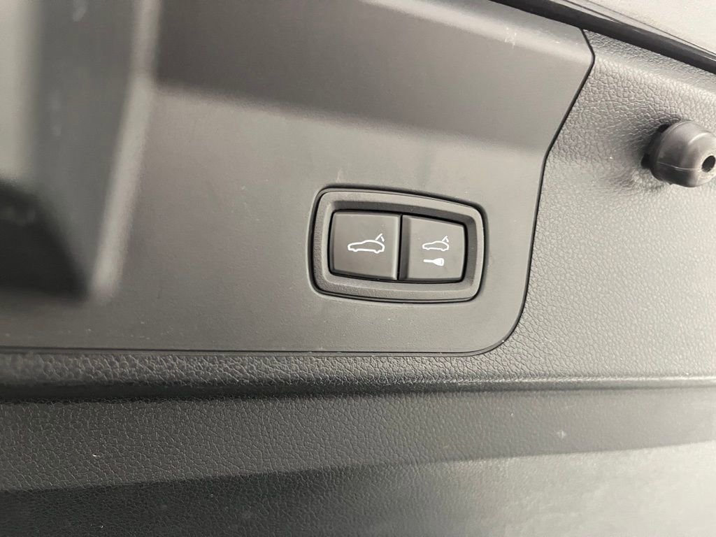 Used 2019 Porsche Panamera 4 image 40