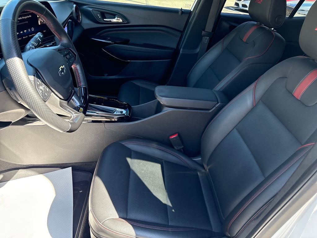Certified 2024 Chevrolet Trax RS w/ Driver Confidence Package image 10