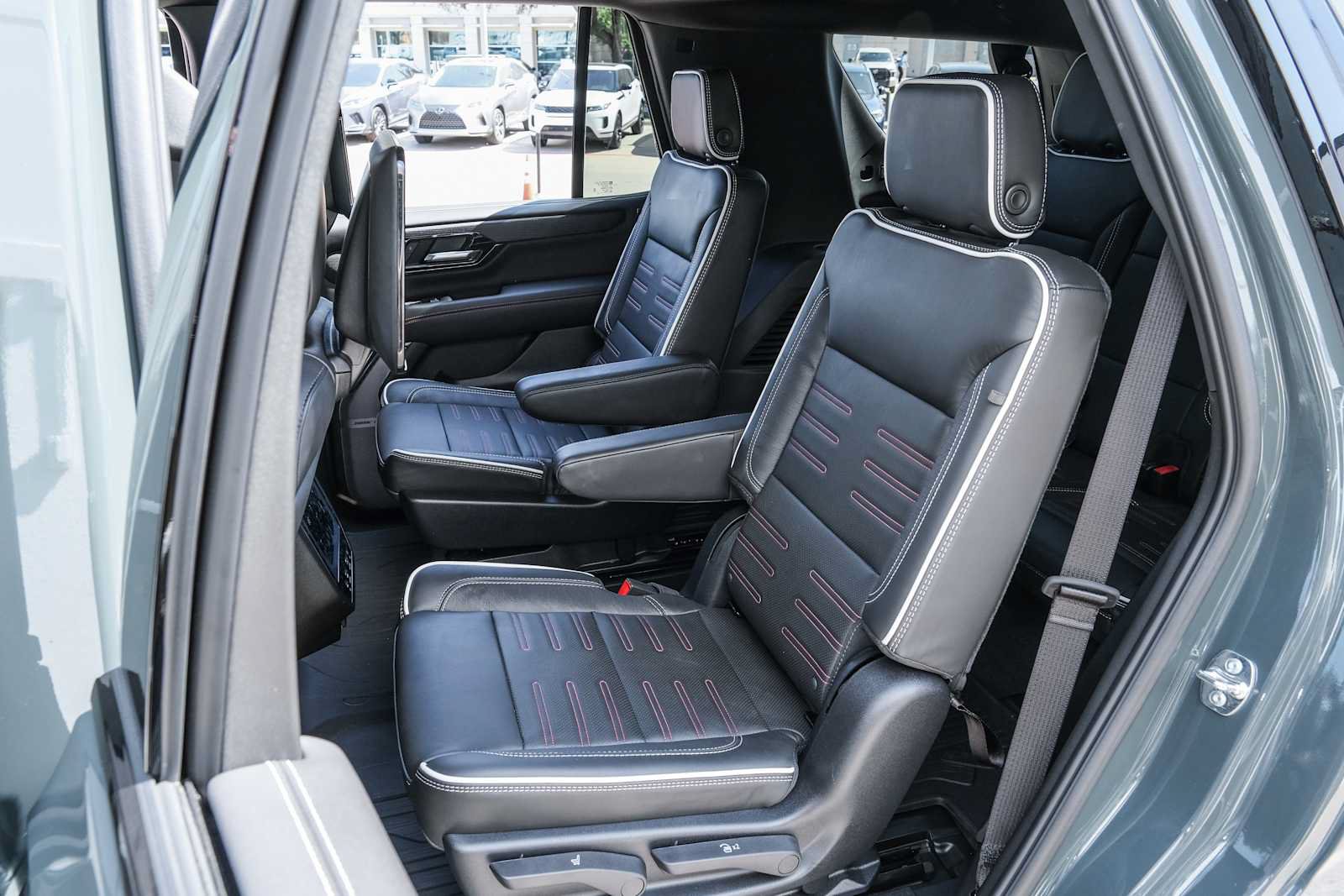 Used 2026 GMC Yukon AT4 Ultimate w/ LPO, Floor Liner Package AWD/4WD image 42