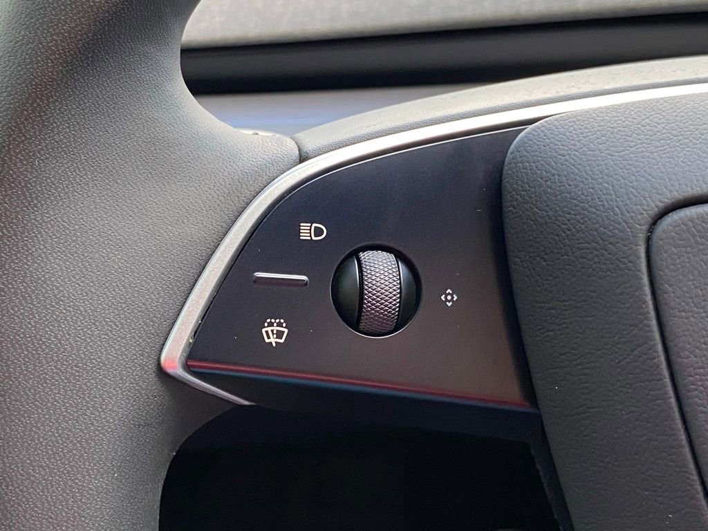 Used 2026 Tesla Model Y Long Range image 31