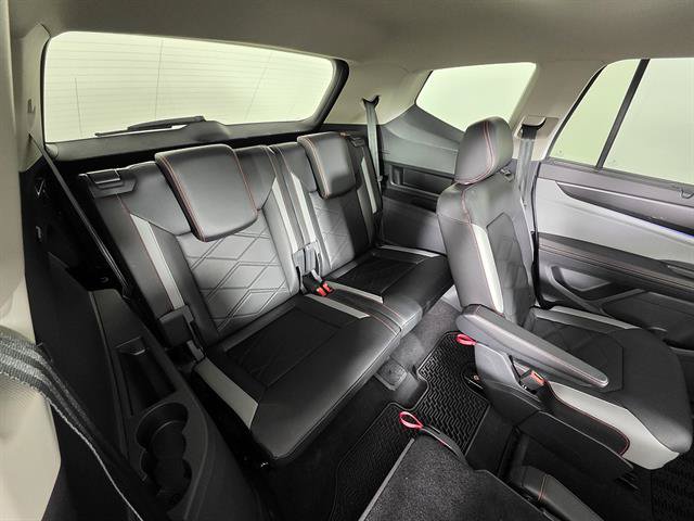 Used 2024 Volkswagen Atlas Peak Edition SEL AWD/4WD image 18