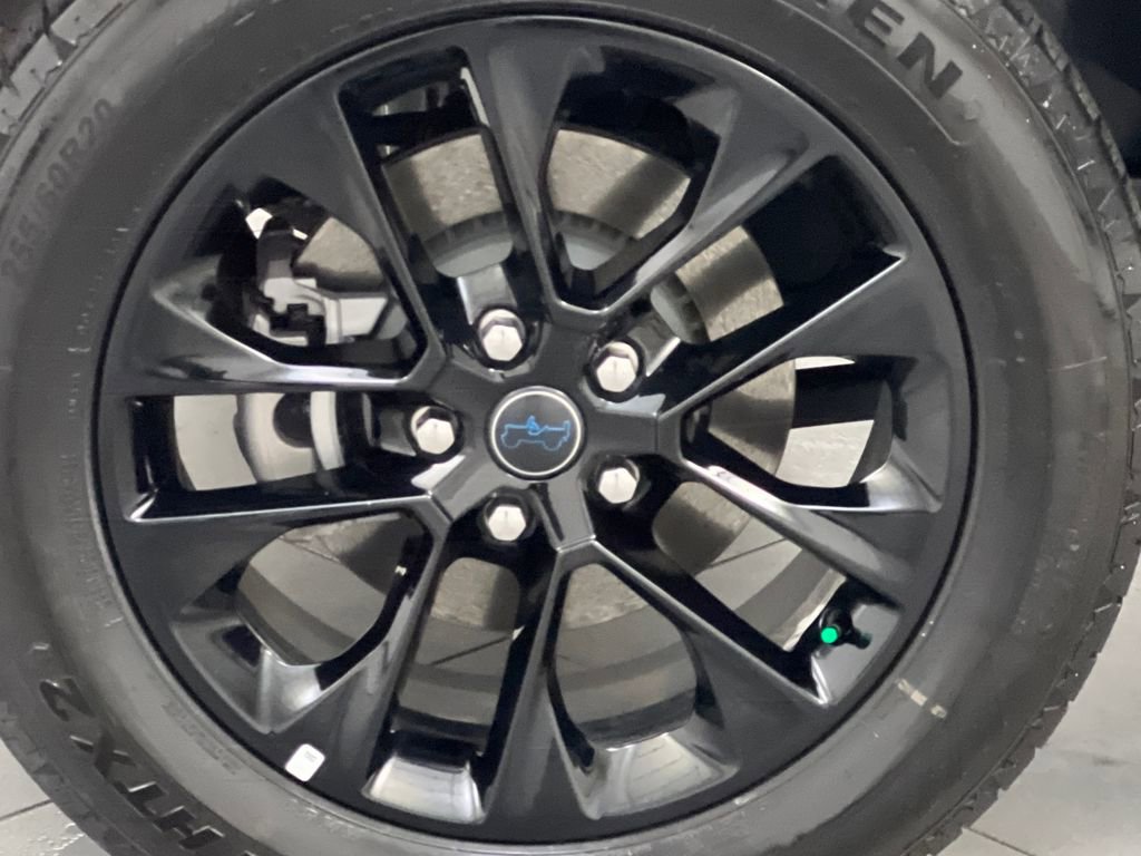 Used 2025 Jeep Wrangler Sahara 4xe image 60