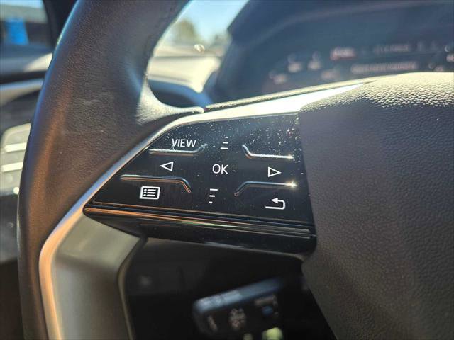 Used 2024 Audi Q4 e-tron Prestige image 35