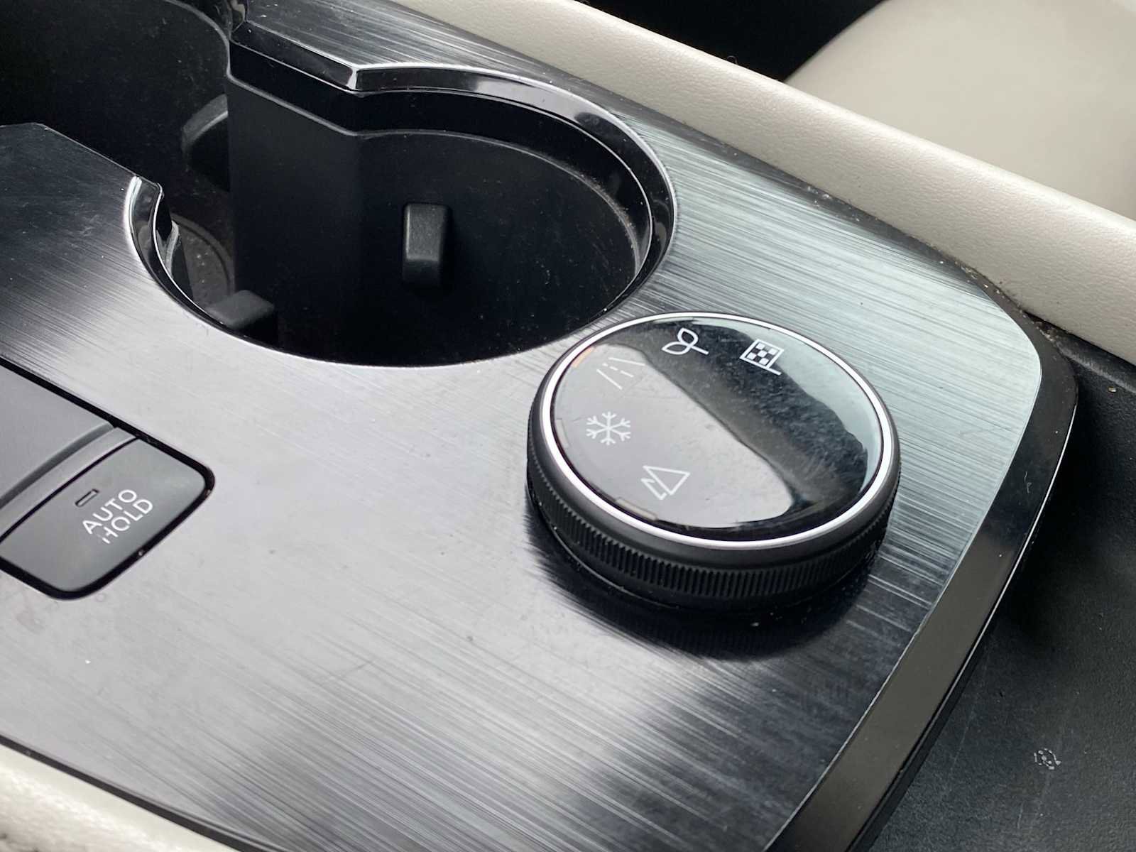 Used 2023 Nissan Rogue SL image 25